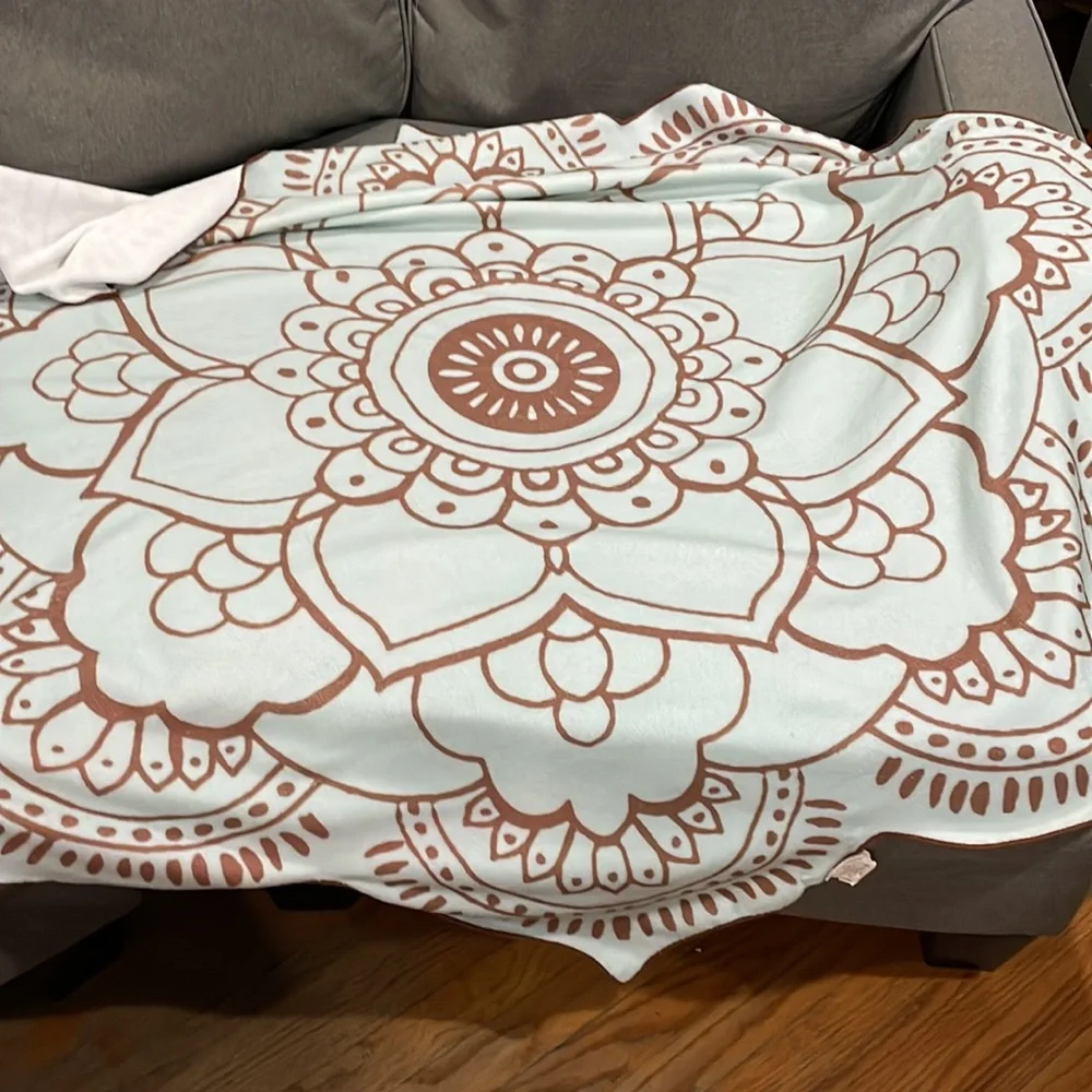 Vix Paula Hermanny Blue Brown Lotus Flower Beach Towel about 52” diameter